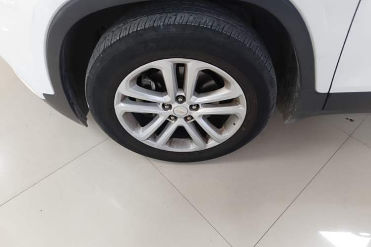Used Chevrolet Trax 2017 1.4T Automatic Two-Wheel Drive Luxury Version Left Front Wheel Hub
