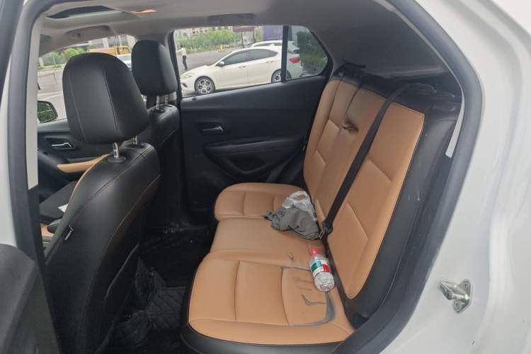 Used Chevrolet Trax 2017 1.4T Automatic All-Wheel-Drive Flagship Model Left Rear Seat