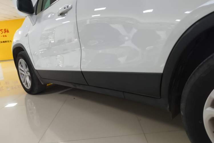 Used Chevrolet Trax 2017 1.4T Automatic Two-Wheel Drive Luxury Version Left Side Sill