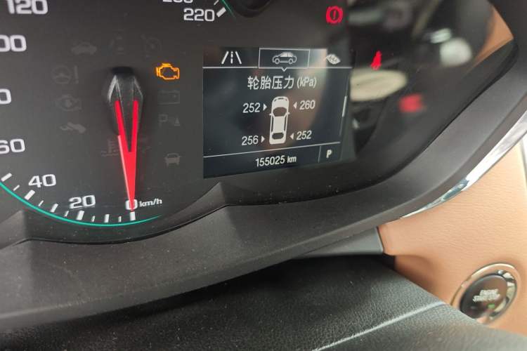 Used Chevrolet Trax 2017 1.4T Automatic All-Wheel-Drive Flagship Model Odometer Close Up