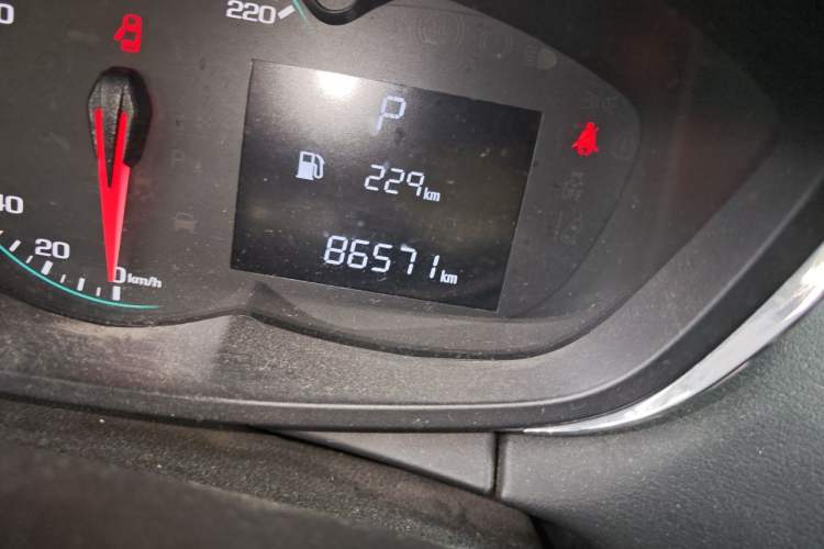 Used Chevrolet Trax 2017 1.4T Automatic Two-Wheel Drive Comfort Version Odometer Close Up