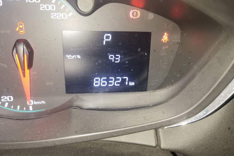 Used Chevrolet Trax 2017 1.4T Automatic Two-Wheel Drive Comfort Version Odometer Close Up