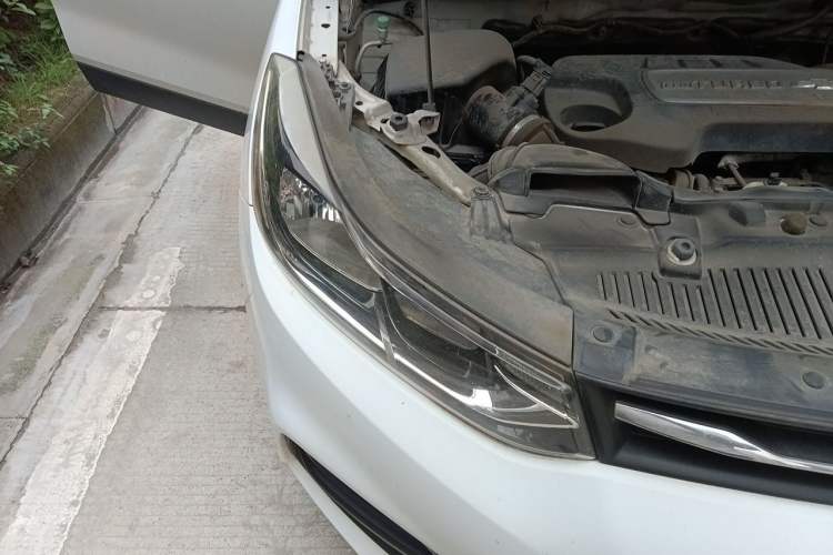 Used Chevrolet Trax 2017 1.4T Automatic Two-Wheel Drive Comfort Version Right Front Headlight