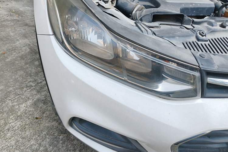 Used Chevrolet Trax 2017 1.4T Automatic Two-Wheel Drive Comfort Version Right Front Headlight