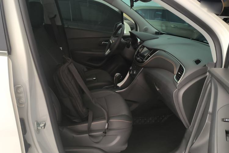 Used Chevrolet Trax 2017 1.4T Automatic Two-Wheel Drive Luxury Version Right Front Seat