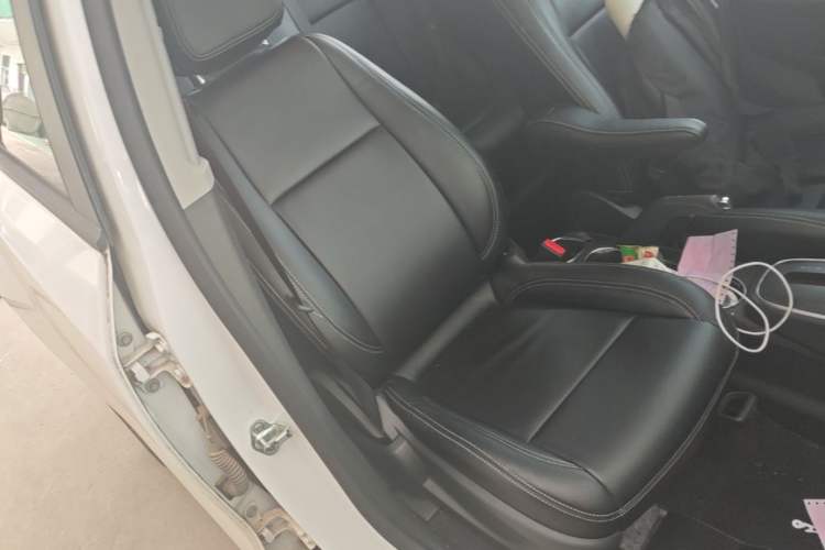 Used Chevrolet Trax 2017 1.4T Automatic Two-Wheel Drive Comfort Version Right Front Seat
