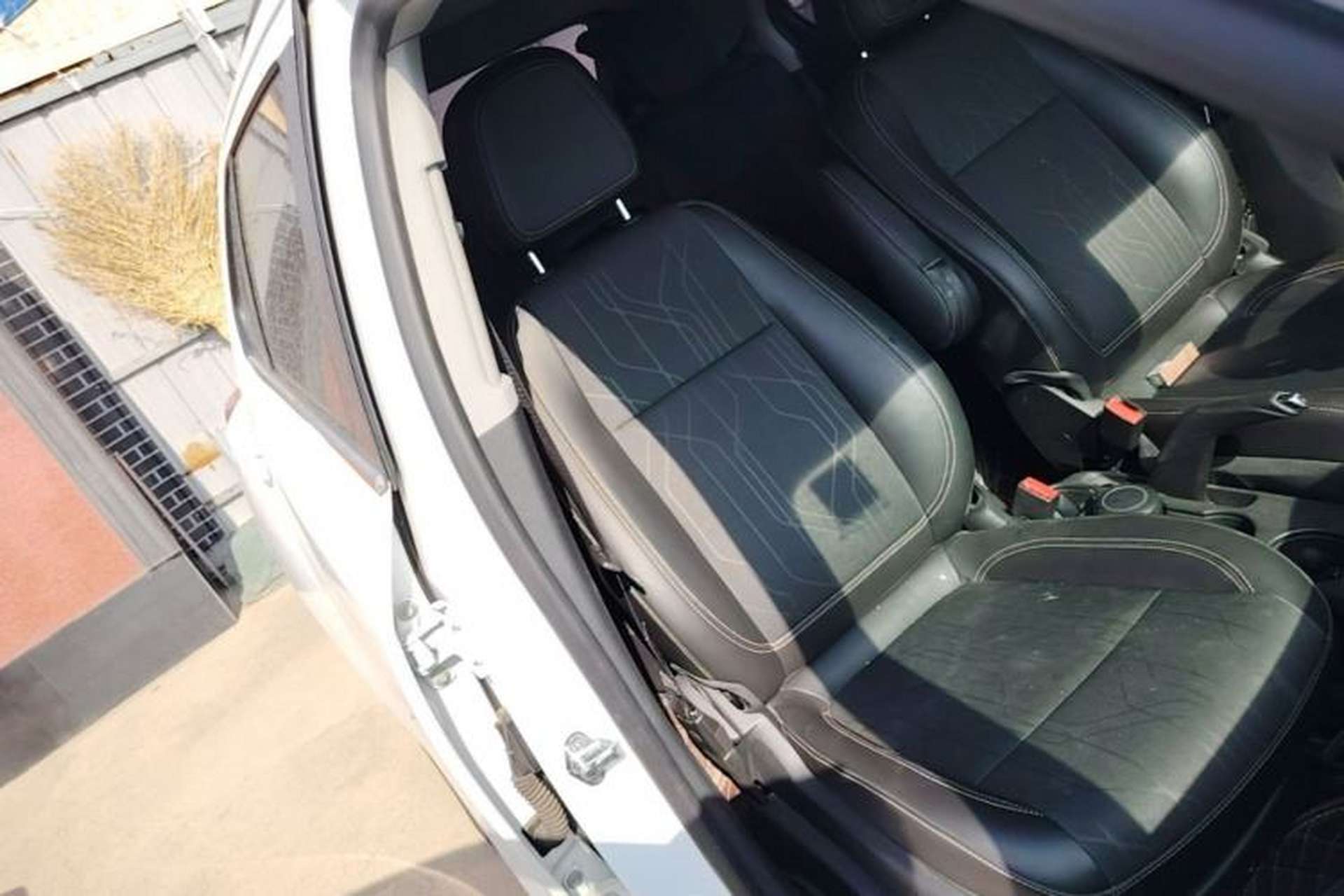 Used Chevrolet Trax 2017 1.4T Automatic Two-Wheel Drive Luxury Version Right Front Seat