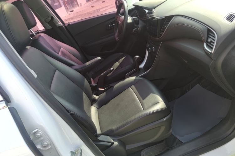 Used Chevrolet Trax 2017 1.4T Automatic Two-Wheel Drive Comfort Version Right Front Seat