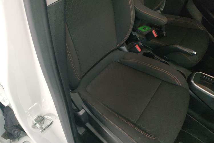 Used Chevrolet Trax 2017 1.4T Automatic Two-Wheel Drive Comfort Version Right Front Seat