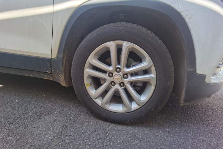 Used Chevrolet Trax 2017 1.4T Automatic Two-Wheel Drive Luxury Version Right Front Wheel Hub