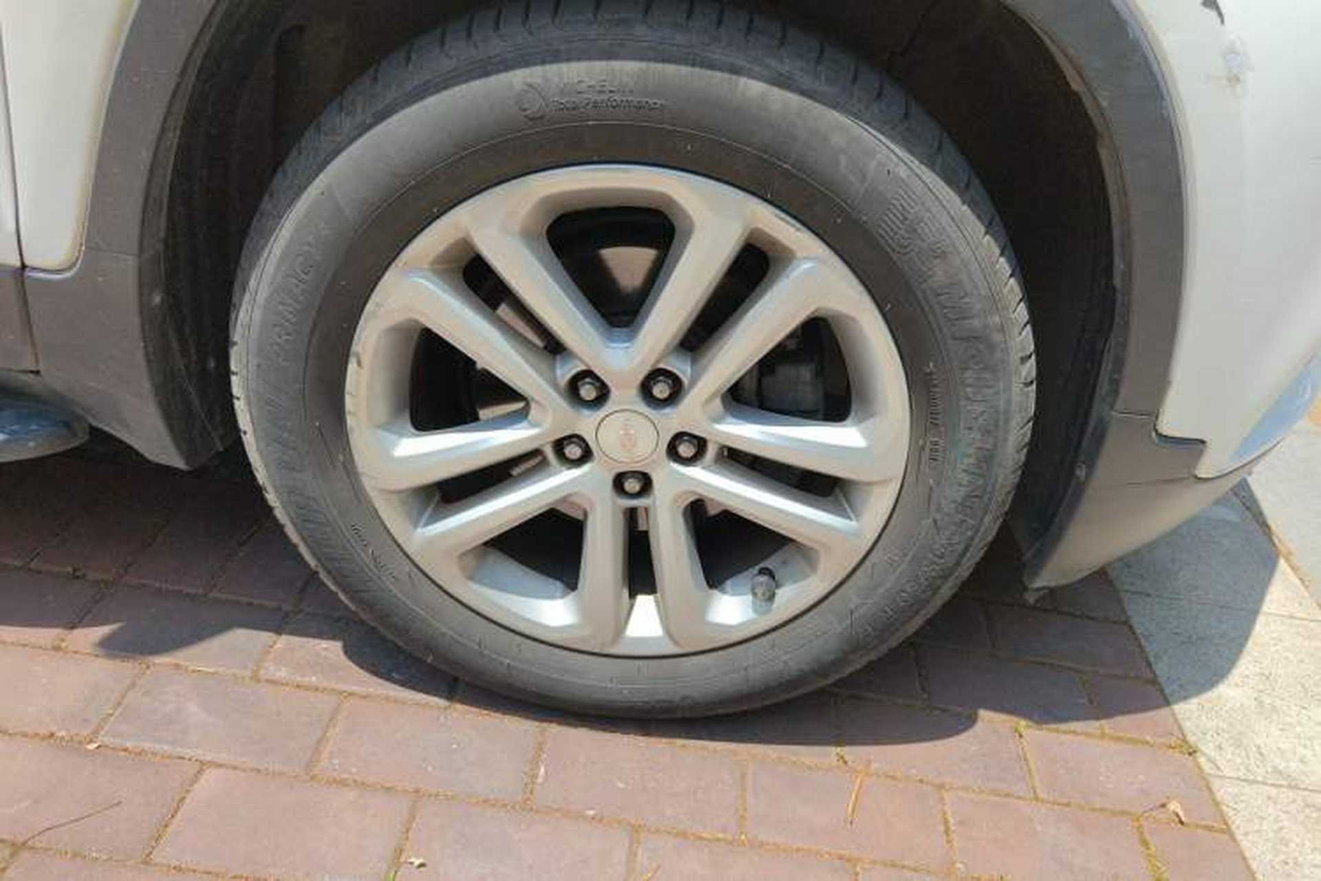 Used Chevrolet Trax 2017 1.4T Automatic Two-Wheel Drive Luxury Version Right Front Wheel Hub