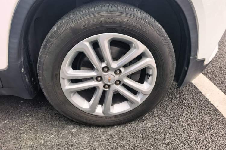 Used Chevrolet Trax 2017 1.4T Automatic Two-Wheel Drive Luxury Version Right Front Wheel Hub