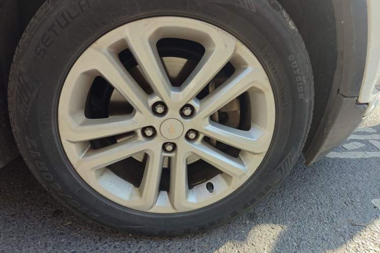 Used Chevrolet Trax 2017 1.4T Automatic Two-Wheel Drive Luxury Version Right Front Wheel Hub