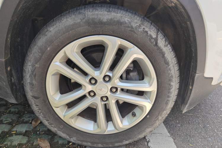 Used Chevrolet Trax 2017 1.4T Automatic Two-Wheel Drive Comfort Version Right Front Wheel Hub