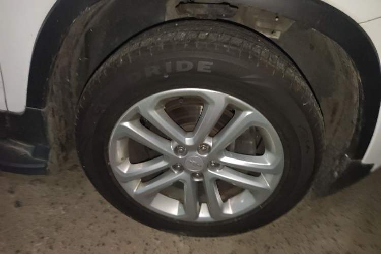 Used Chevrolet Trax 2017 1.4T Automatic Two-Wheel Drive Comfort Version Right Front Wheel Hub
