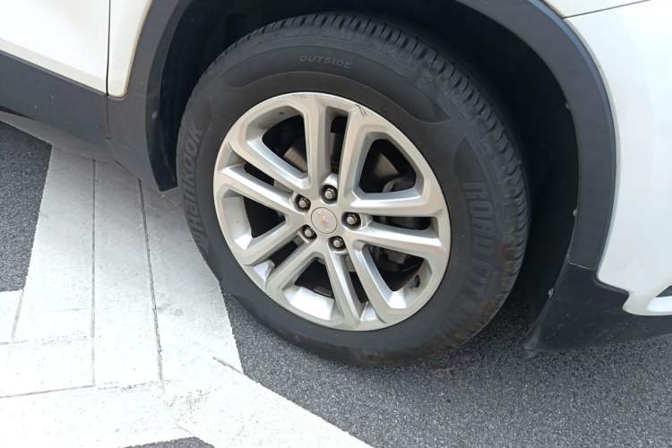 Used Chevrolet Trax 2017 1.4T Automatic Two-Wheel Drive Comfort Version Right Front Wheel Hub