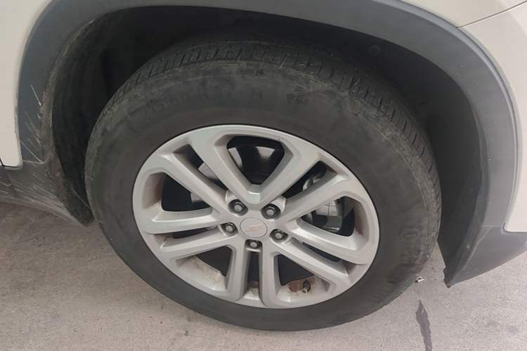 Used Chevrolet Trax 2017 1.4T Automatic Two-Wheel Drive Comfort Version Right Front Wheel Hub