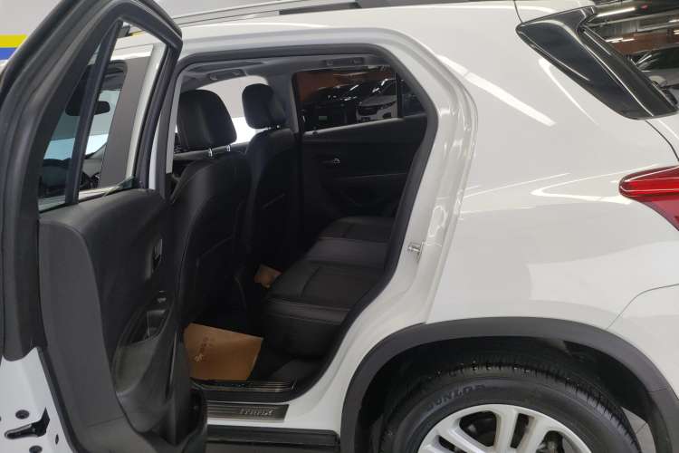 Used Chevrolet Trax 2017 1.4T Automatic Two-Wheel Drive Luxury Version Right Rear Seat