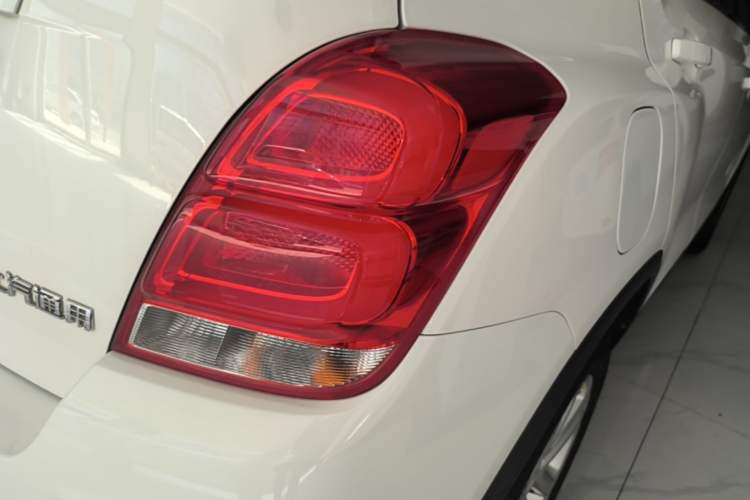Used Chevrolet Trax 2017 1.4T Automatic Two-Wheel Drive Luxury Version Right Rear Taillight