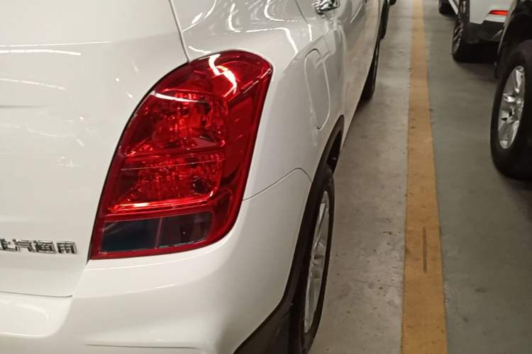 Used Chevrolet Trax 2017 1.4T Manual Two-Wheel Drive Comfort Model Right Rear Taillight