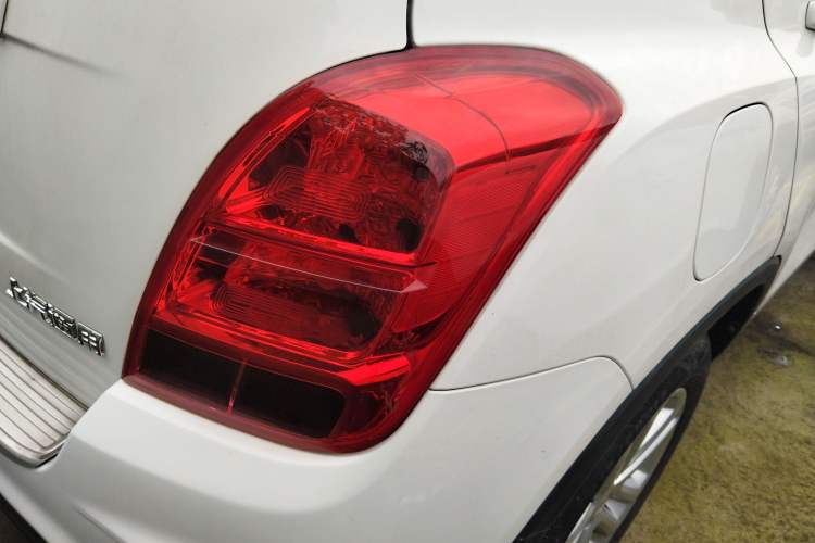Used Chevrolet Trax 2017 1.4T Manual Two-Wheel Drive Comfort Model Right Rear Taillight