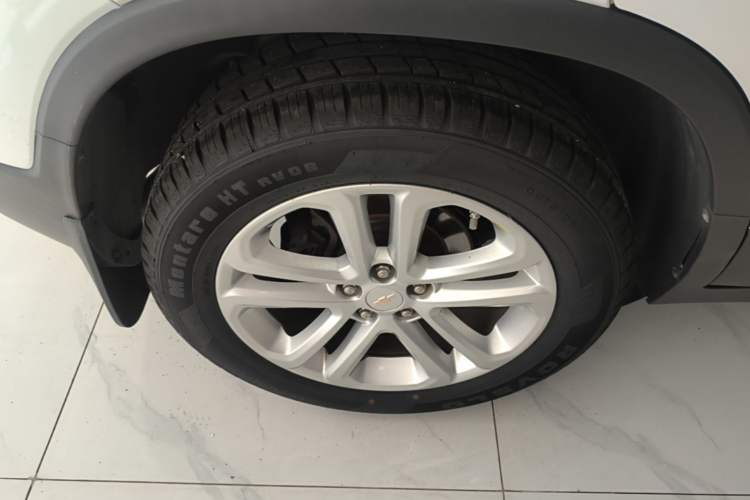 Used Chevrolet Trax 2017 1.4T Automatic Two-Wheel Drive Luxury Version Right Rear Wheel Hub