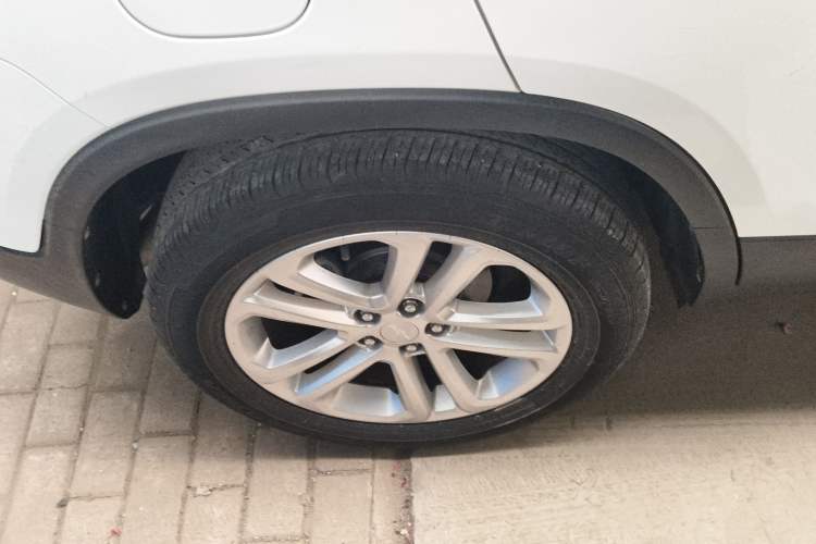 Used Chevrolet Trax 2017 1.4T Automatic Two-Wheel Drive Luxury Version Right Rear Wheel Hub