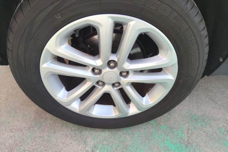 Used Chevrolet Trax 2017 1.4T Automatic Two-Wheel Drive Comfort Version Right Rear Wheel Hub