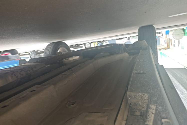 Used Chevrolet Trax 2017 1.4T Automatic Two-Wheel Drive Comfort Version Right Side Sill