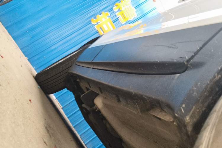 Used Chevrolet Trax 2017 1.4T Automatic Two-Wheel Drive Luxury Version Right Side Sill