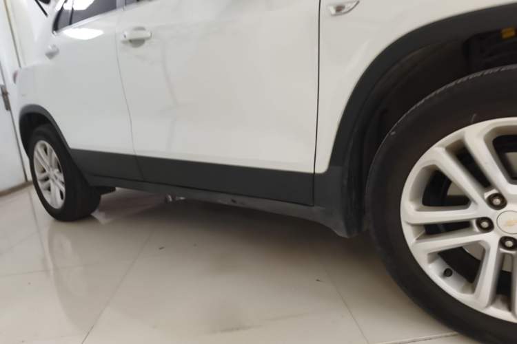 Used Chevrolet Trax 2017 1.4T Automatic Two-Wheel Drive Luxury Version Right Side Sill
