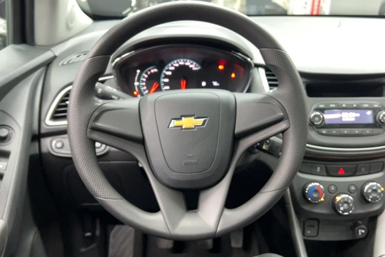 Used Chevrolet Trax 2017 1.4T Manual Two-Wheel Drive Comfort Model Steering Wheel