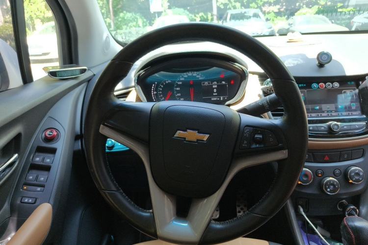 Used Chevrolet Trax 2017 1.4T Automatic Two-Wheel Drive Luxury Version Steering Wheel