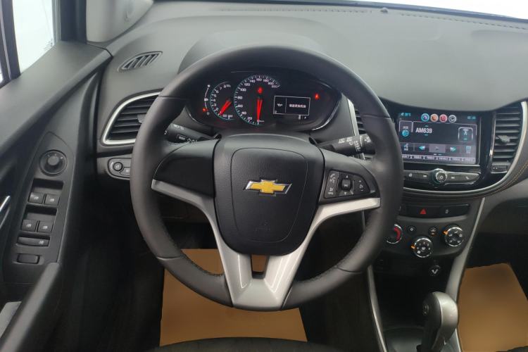 Used Chevrolet Trax 2017 1.4T Automatic Two-Wheel Drive Luxury Version Steering Wheel