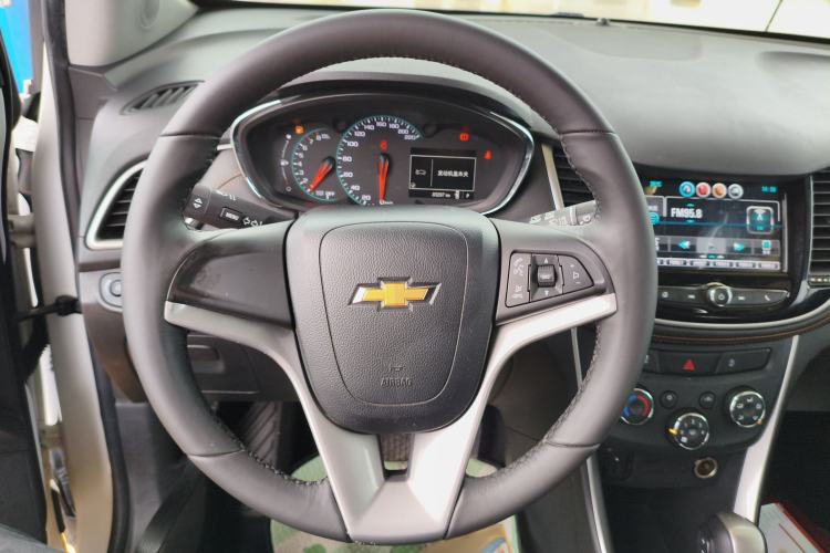 Used Chevrolet Trax 2017 1.4T Automatic Two-Wheel Drive Luxury Version Steering Wheel