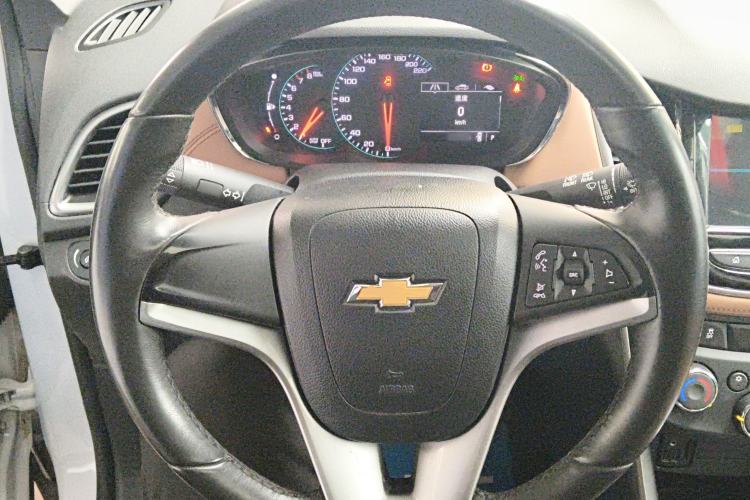 Used Chevrolet Trax 2017 1.4T Automatic Two-Wheel Drive Luxury Version Steering Wheel
