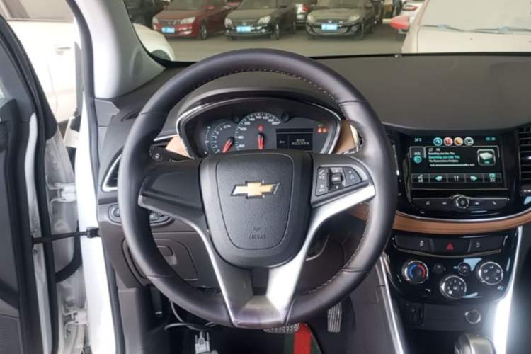Used Chevrolet Trax 2017 1.4T Automatic All-Wheel-Drive Flagship Model Steering Wheel