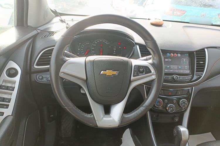 Used Chevrolet Trax 2017 1.4T Automatic Two-Wheel Drive Luxury Version Steering Wheel