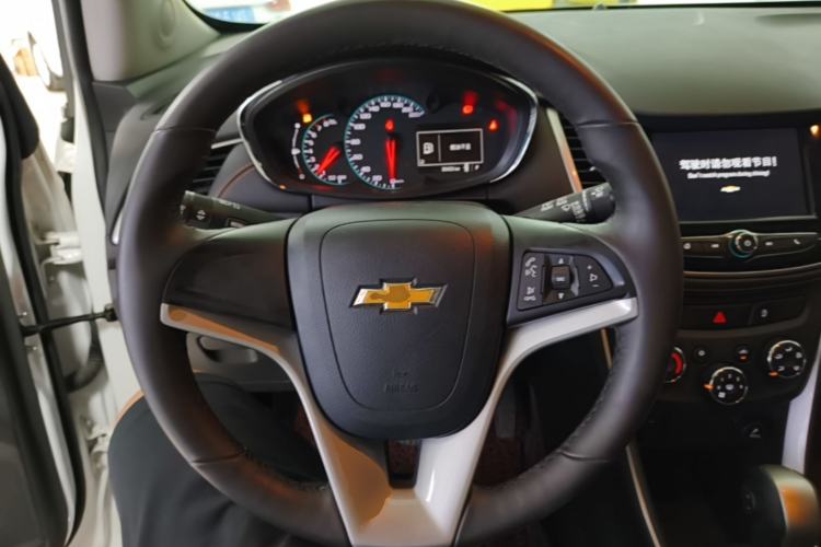 Used Chevrolet Trax 2017 1.4T Automatic Two-Wheel Drive Luxury Version Steering Wheel