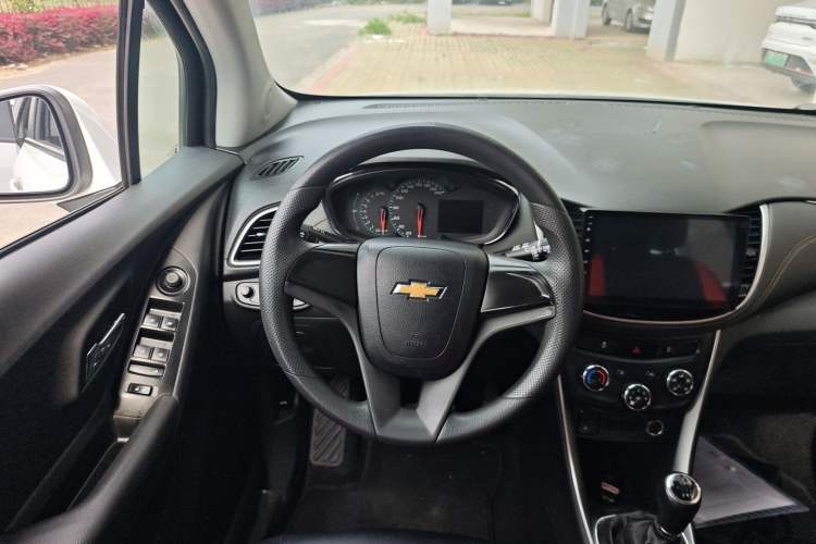 Used Chevrolet Trax 2017 1.4T Manual Two-Wheel Drive Comfort Model Steering Wheel