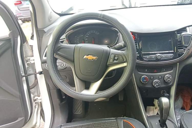 Used Chevrolet Trax 2017 1.4T Automatic Two-Wheel Drive Luxury Version Steering Wheel