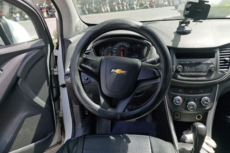 Used Chevrolet Trax 2017 1.4T Automatic Two-Wheel Drive Comfort Version Steering Wheel