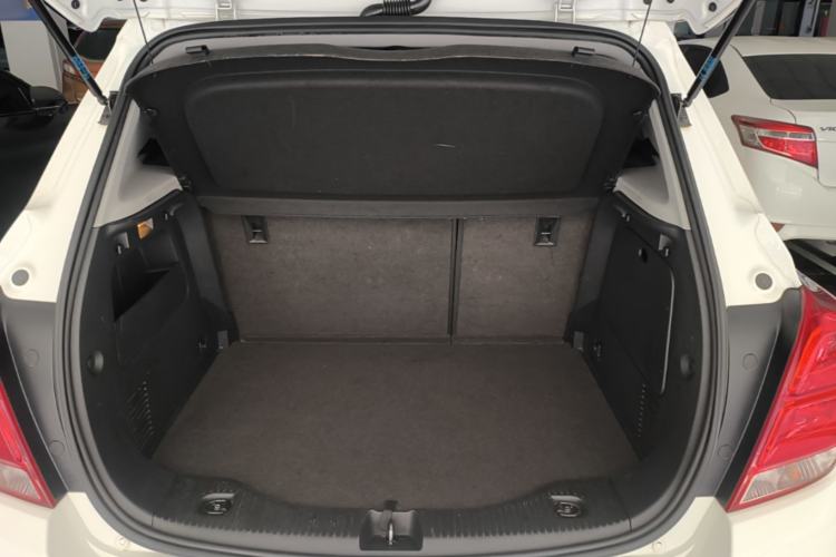 Used Chevrolet Trax 2017 1.4T Automatic Two-Wheel Drive Luxury Version Trunk