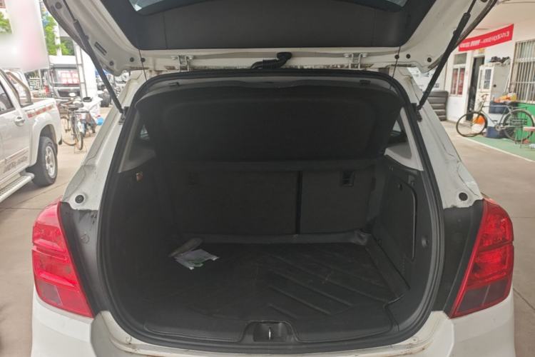 Used Chevrolet Trax 2017 1.4T Automatic Two-Wheel Drive Comfort Version Trunk