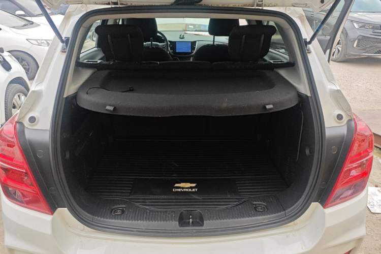 Used Chevrolet Trax 2017 1.4T Automatic Two-Wheel Drive Comfort Version Trunk