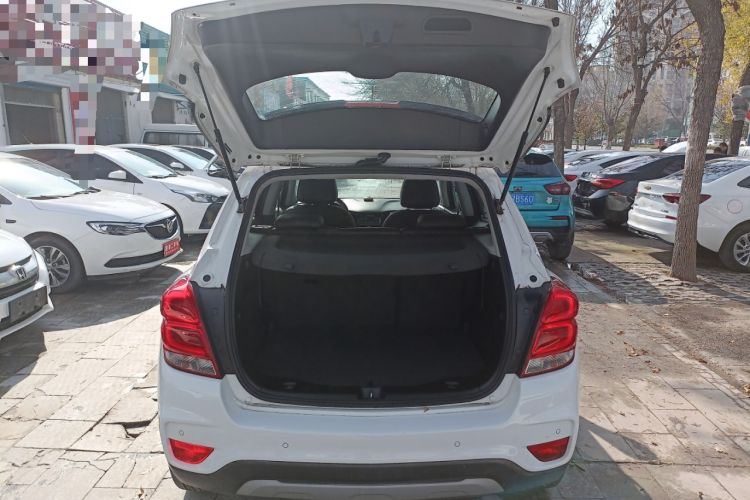 Used Chevrolet Trax 2017 1.4T Automatic Two-Wheel Drive Luxury Version Trunk