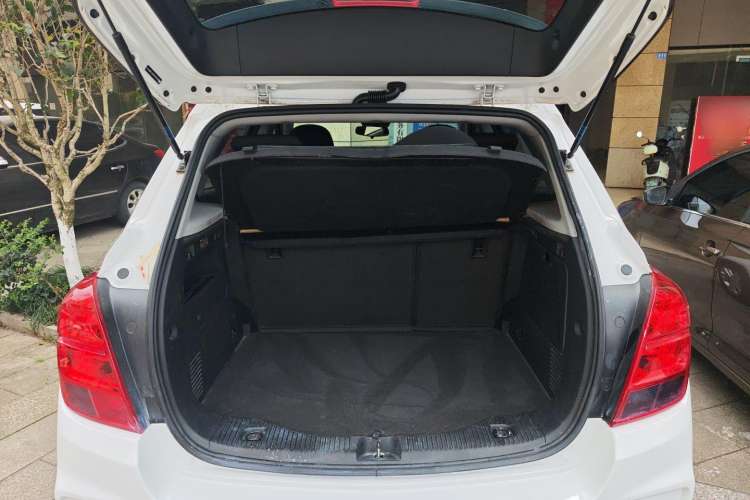 Used Chevrolet Trax 2017 1.4T Automatic Two-Wheel Drive Comfort Version Trunk