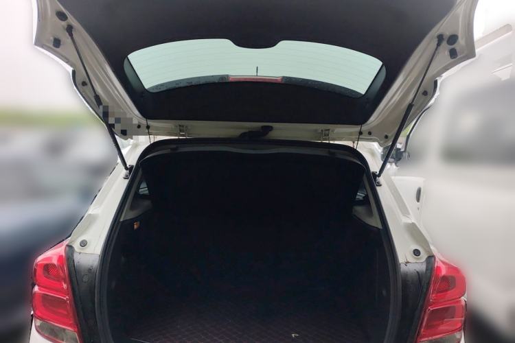 Used Chevrolet Trax 2017 1.4T Automatic Two-Wheel Drive Luxury Version Trunk
