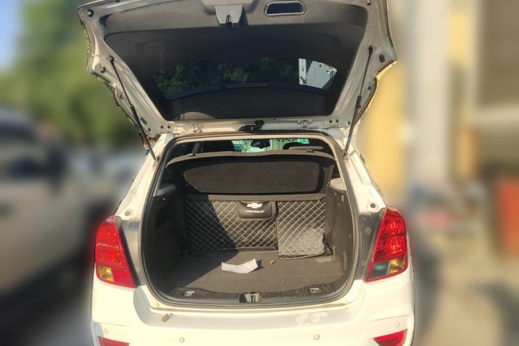 Used Chevrolet Trax 2017 1.4T Automatic Two-Wheel Drive Comfort Version Trunk