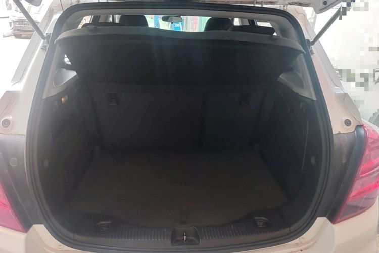 Used Chevrolet Trax 2017 1.4T Automatic Two-Wheel Drive Comfort Version Trunk